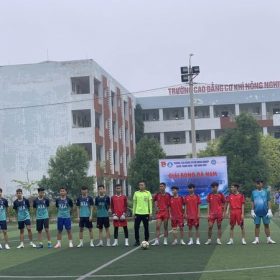 Học sinh- sinh viên khoa CNTT tham gia giải bóng đá nam chào mừng ngày nhà giáo Việt Nam 20-11